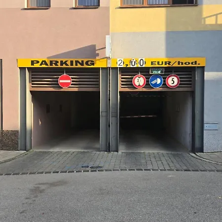 Hviezdoslavova 아파트 *