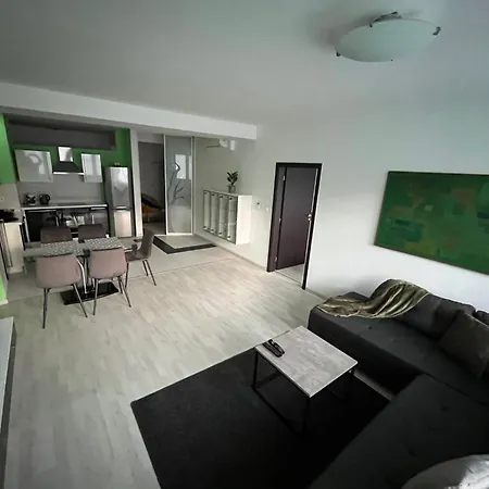 Hviezdoslavova * 트르나바